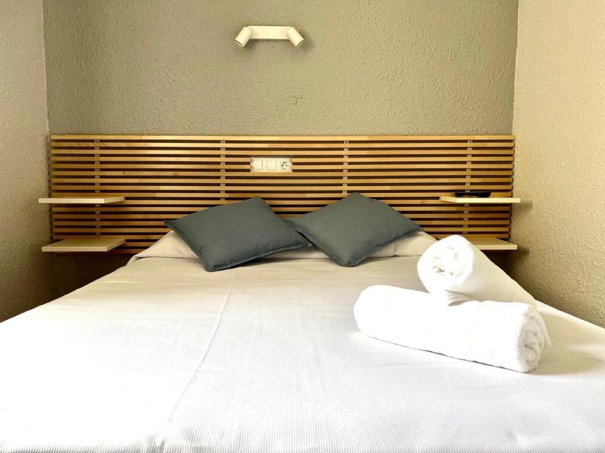 Hotel Acebo Plaza Mayor Jaca Buitenkant foto