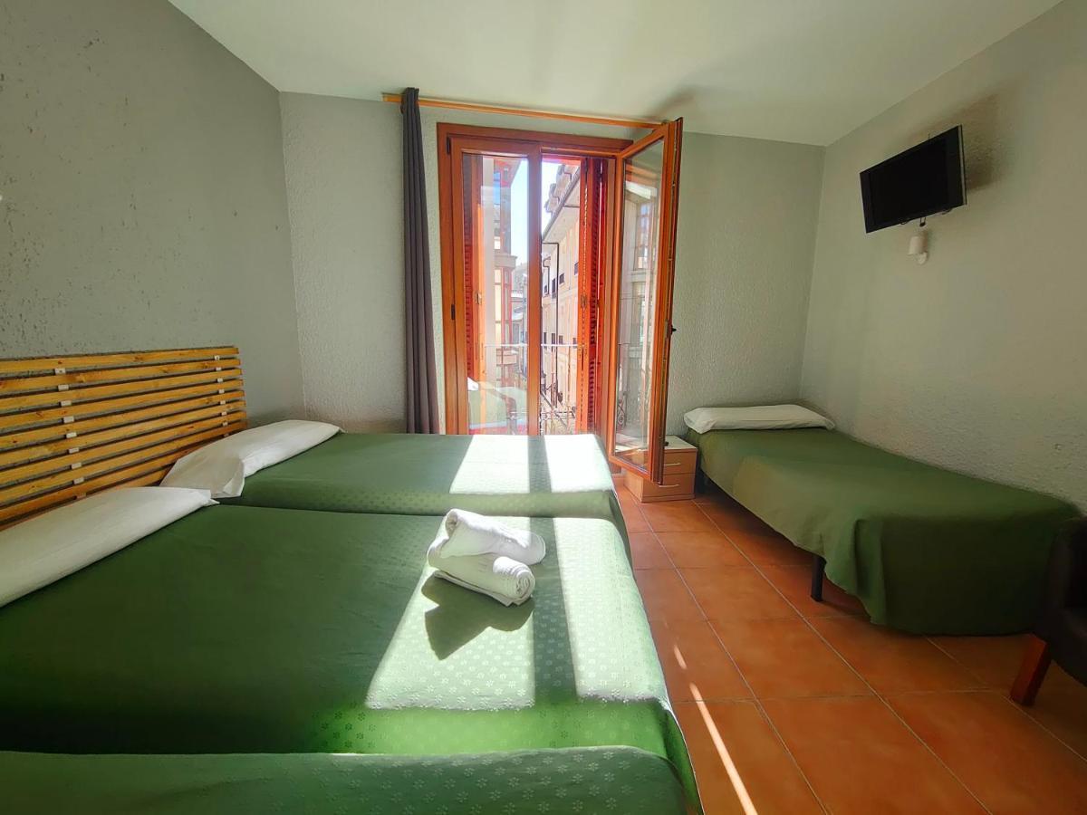 Hotel Acebo Plaza Mayor Jaca Buitenkant foto