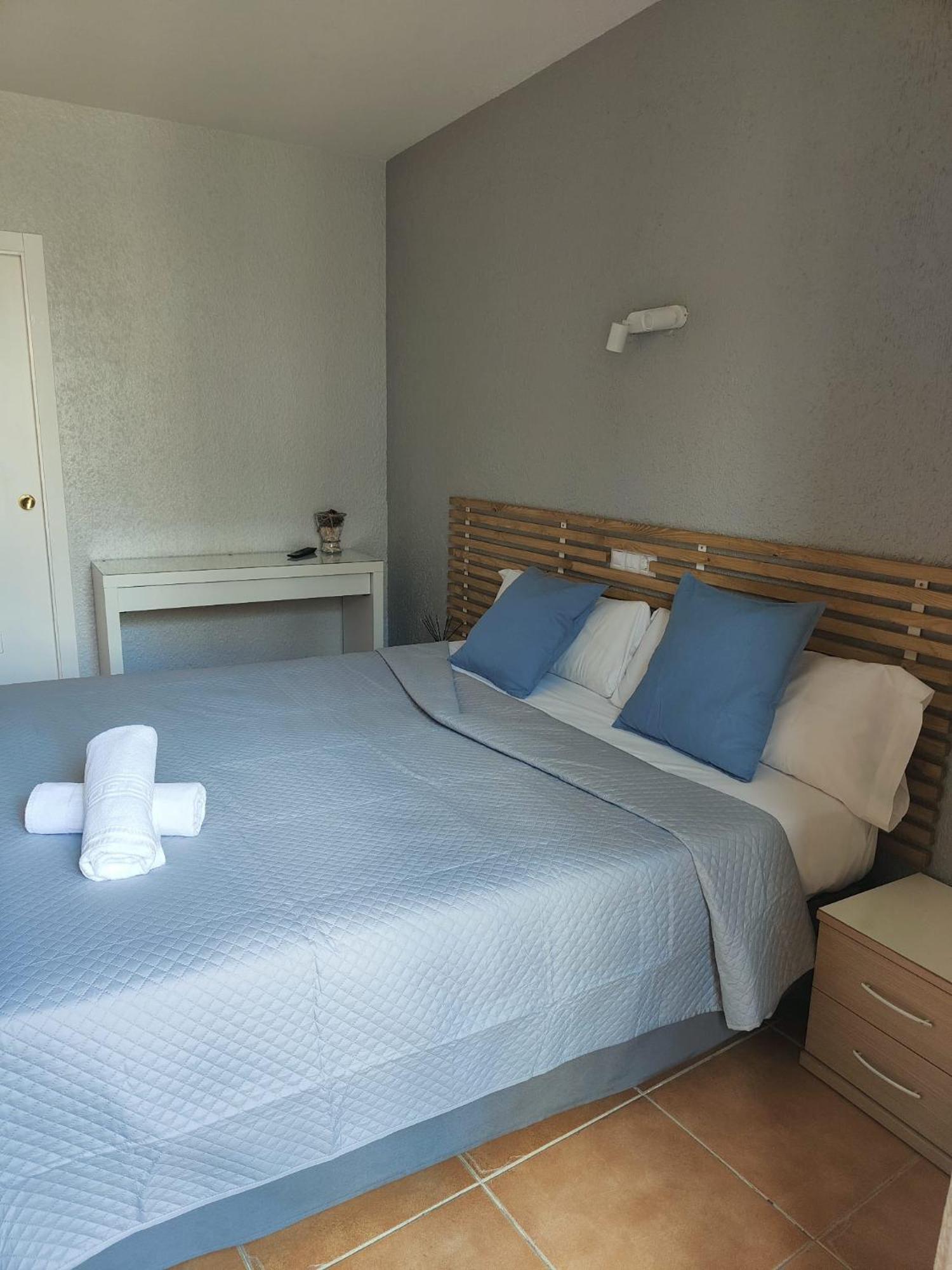 Hotel Acebo Plaza Mayor Jaca Buitenkant foto